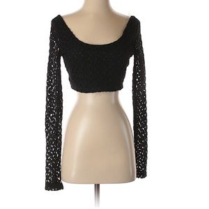 Like New- Long sleeve cropped Top